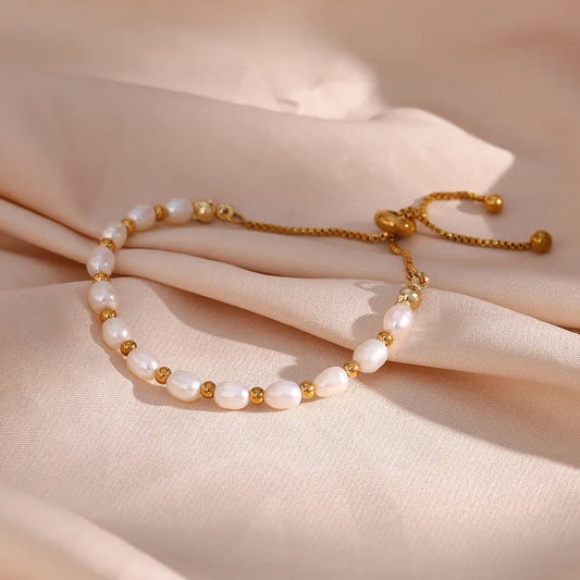 Elegant Perle og Guld Armbånd