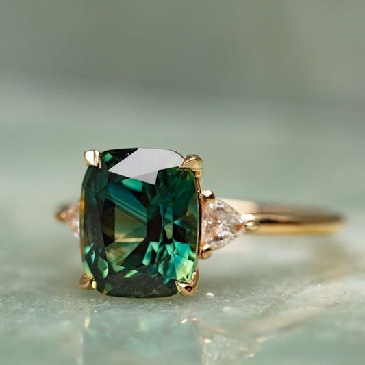 Vintage-Inspired Grøn Ædelsten Ring | Guld